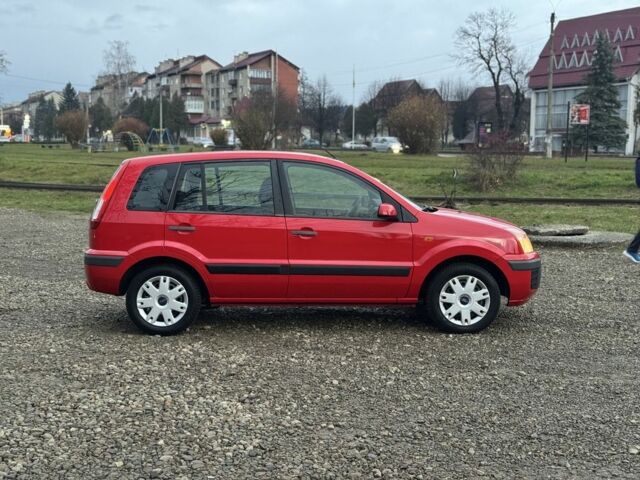 Красный Форд Фьюжн, объемом двигателя 1.4 л и пробегом 195 тыс. км за 4750 $, фото 11 на Automoto.ua