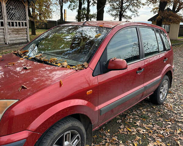 Красный Форд Фьюжн, объемом двигателя 1.4 л и пробегом 162 тыс. км за 3999 $, фото 1 на Automoto.ua