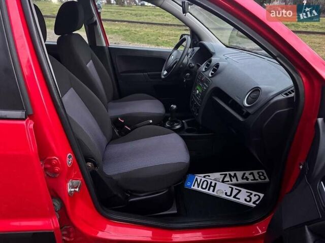 Красный Форд Фьюжн, объемом двигателя 1.4 л и пробегом 197 тыс. км за 4850 $, фото 16 на Automoto.ua