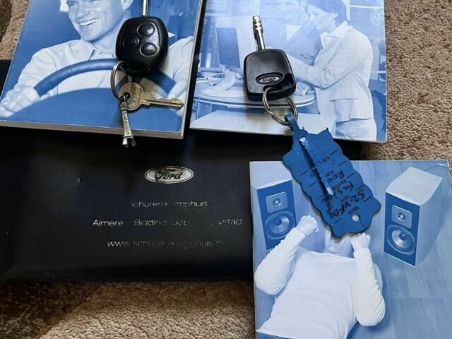 Красный Форд Фьюжн, объемом двигателя 1.6 л и пробегом 290 тыс. км за 4800 $, фото 1 на Automoto.ua