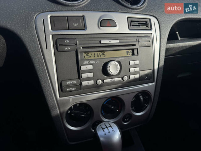 Красный Форд Фьюжн, объемом двигателя 1.39 л и пробегом 194 тыс. км за 4500 $, фото 20 на Automoto.ua