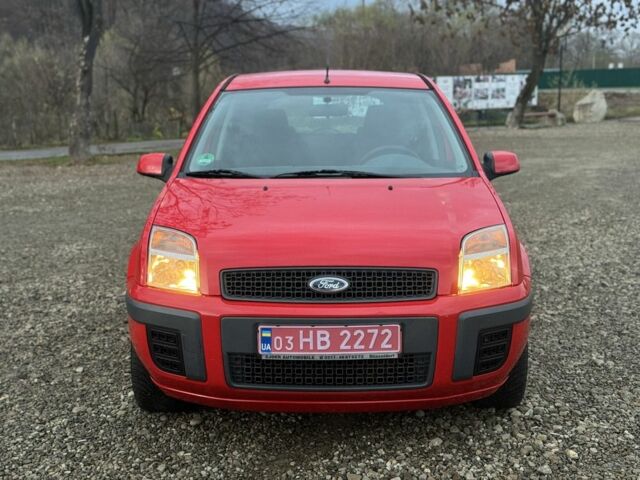 Красный Форд Фьюжн, объемом двигателя 1.4 л и пробегом 195 тыс. км за 4750 $, фото 4 на Automoto.ua