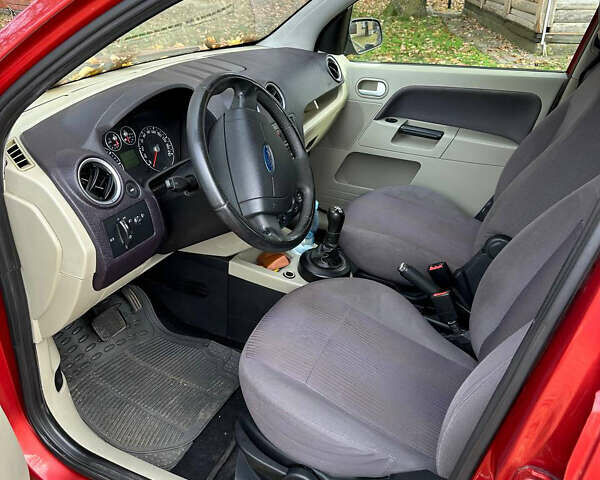 Красный Форд Фьюжн, объемом двигателя 1.4 л и пробегом 162 тыс. км за 3999 $, фото 9 на Automoto.ua