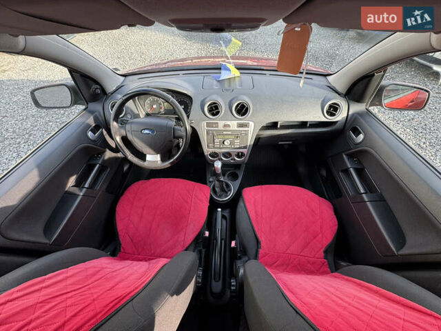 Красный Форд Фьюжн, объемом двигателя 1.39 л и пробегом 194 тыс. км за 4500 $, фото 14 на Automoto.ua