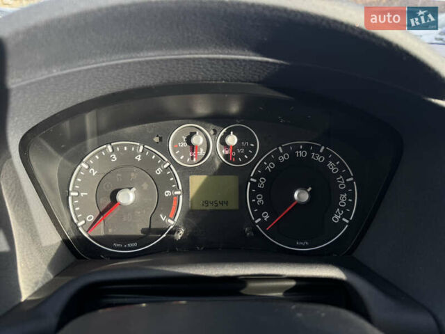 Красный Форд Фьюжн, объемом двигателя 1.39 л и пробегом 194 тыс. км за 4500 $, фото 19 на Automoto.ua