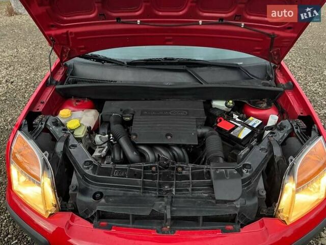 Красный Форд Фьюжн, объемом двигателя 1.4 л и пробегом 197 тыс. км за 4850 $, фото 26 на Automoto.ua
