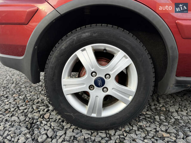 Красный Форд Фьюжн, объемом двигателя 1.39 л и пробегом 194 тыс. км за 4500 $, фото 12 на Automoto.ua