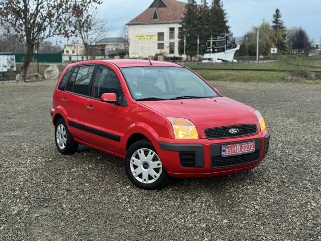 Красный Форд Фьюжн, объемом двигателя 1.4 л и пробегом 195 тыс. км за 4750 $, фото 1 на Automoto.ua