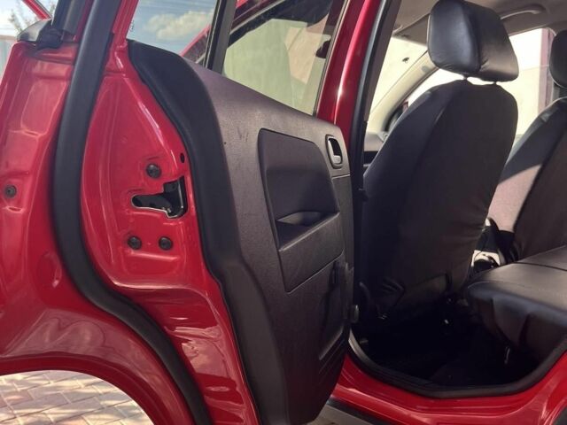 Красный Форд Фьюжн, объемом двигателя 1.6 л и пробегом 290 тыс. км за 4800 $, фото 10 на Automoto.ua