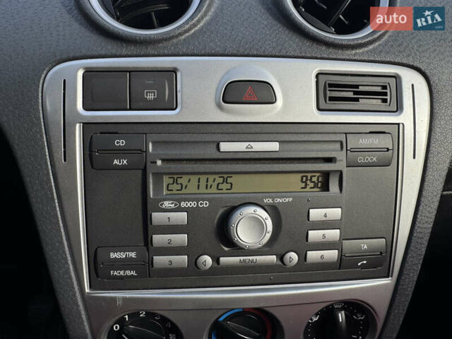 Красный Форд Фьюжн, объемом двигателя 1.39 л и пробегом 194 тыс. км за 4500 $, фото 24 на Automoto.ua