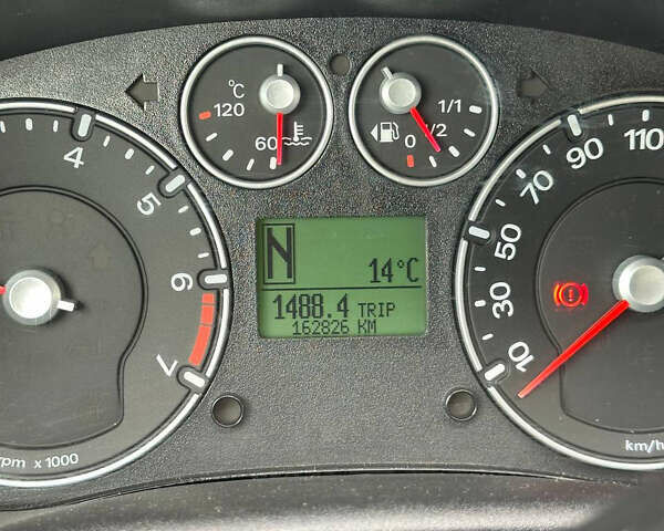 Красный Форд Фьюжн, объемом двигателя 1.4 л и пробегом 162 тыс. км за 3999 $, фото 10 на Automoto.ua