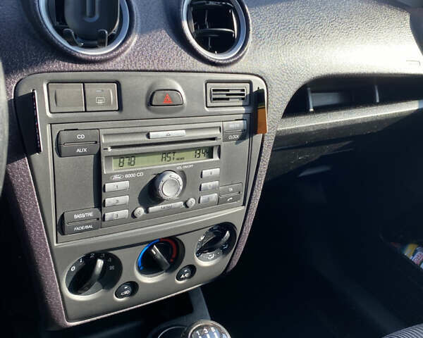 Форд Фьюжн 2007 в Львове на Automoto.ua Красный Форд Фьюжн, объемом двигателя 1.39 л и пробегом 104 тыс. км за 5499 $, фото 4 на Automoto.ua