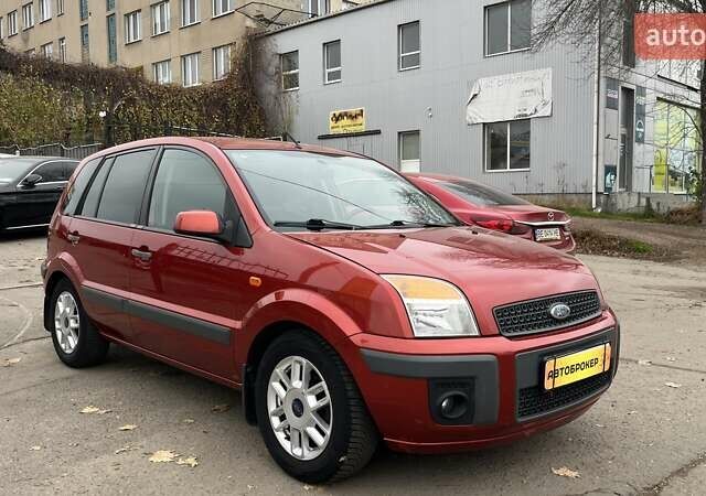 Красный Форд Фьюжн, объемом двигателя 1.39 л и пробегом 131 тыс. км за 5500 $, фото 1 на Automoto.ua