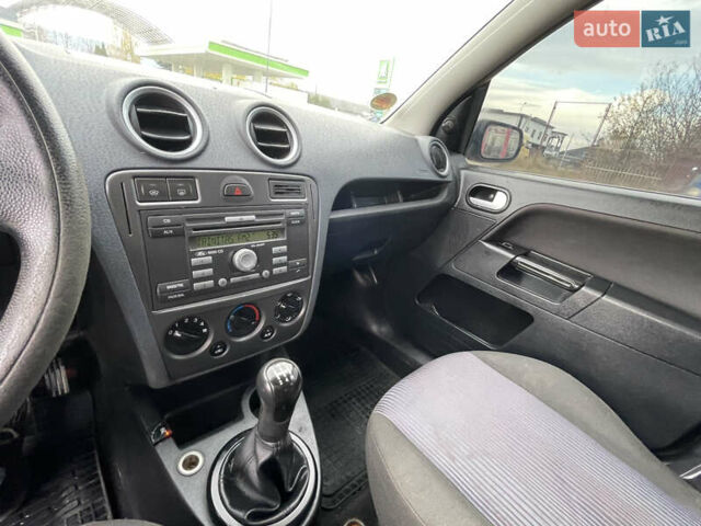 Червоний Форд Фьюжен, об'ємом двигуна 1.2 л та пробігом 210 тис. км за 3950 $, фото 18 на Automoto.ua