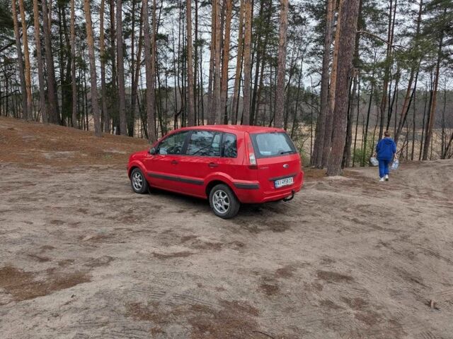 Красный Форд Фьюжн, объемом двигателя 1.6 л и пробегом 300 тыс. км за 5100 $, фото 3 на Automoto.ua