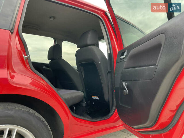 Червоний Форд Фьюжен, об'ємом двигуна 1.2 л та пробігом 210 тис. км за 3950 $, фото 11 на Automoto.ua
