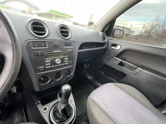 Червоний Форд Фьюжен, об'ємом двигуна 1.2 л та пробігом 210 тис. км за 3950 $, фото 14 на Automoto.ua