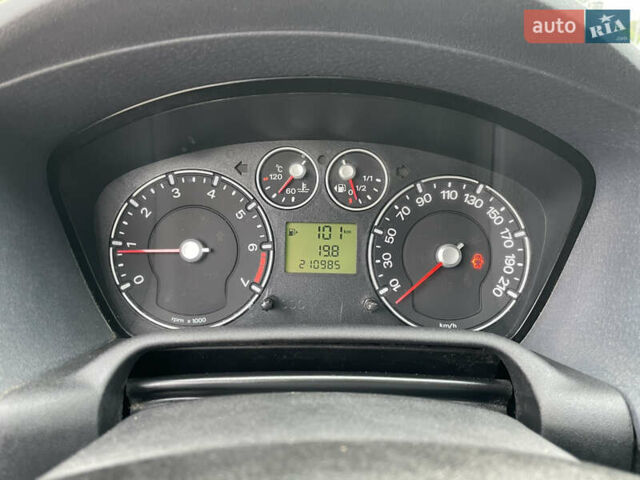 Червоний Форд Фьюжен, об'ємом двигуна 1.2 л та пробігом 210 тис. км за 3950 $, фото 17 на Automoto.ua