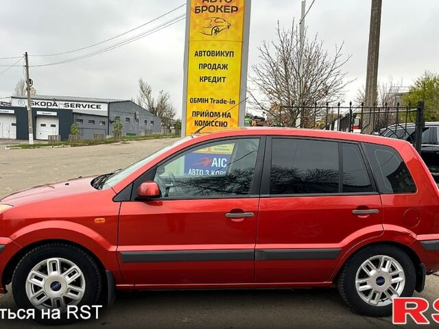 Красный Форд Фьюжн, объемом двигателя 1.6 л и пробегом 131 тыс. км за 5500 $, фото 3 на Automoto.ua