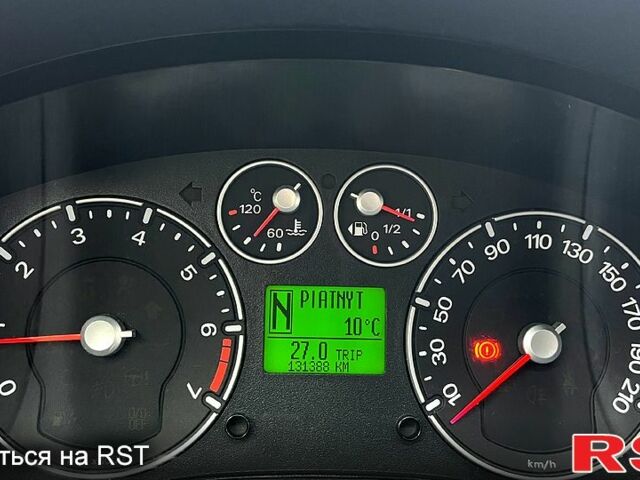 Красный Форд Фьюжн, объемом двигателя 1.6 л и пробегом 131 тыс. км за 5500 $, фото 12 на Automoto.ua