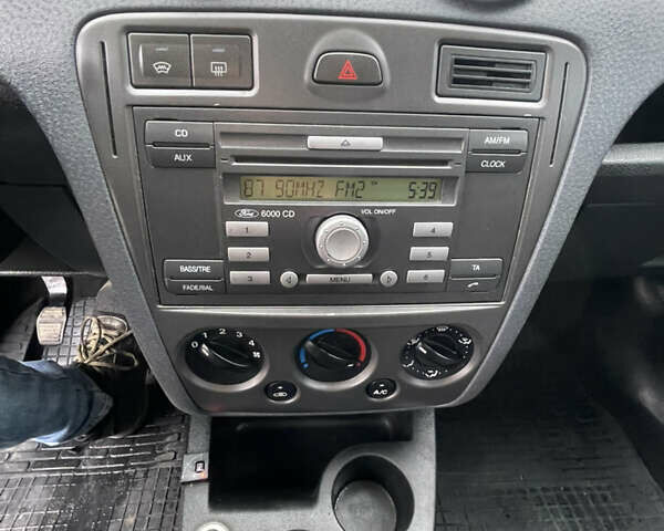 Червоний Форд Фьюжен, об'ємом двигуна 1.2 л та пробігом 210 тис. км за 3950 $, фото 19 на Automoto.ua