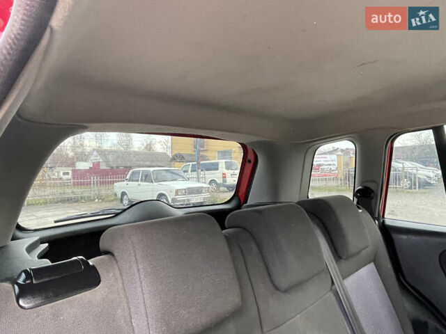 Червоний Форд Фьюжен, об'ємом двигуна 1.2 л та пробігом 210 тис. км за 3950 $, фото 14 на Automoto.ua