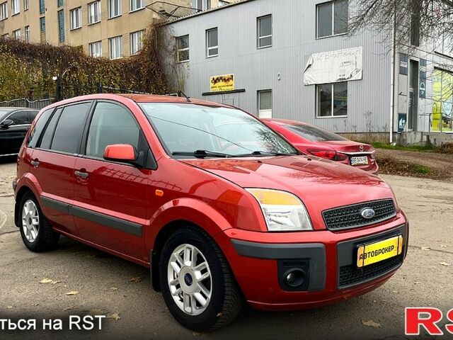 Красный Форд Фьюжн, объемом двигателя 1.6 л и пробегом 131 тыс. км за 5500 $, фото 1 на Automoto.ua