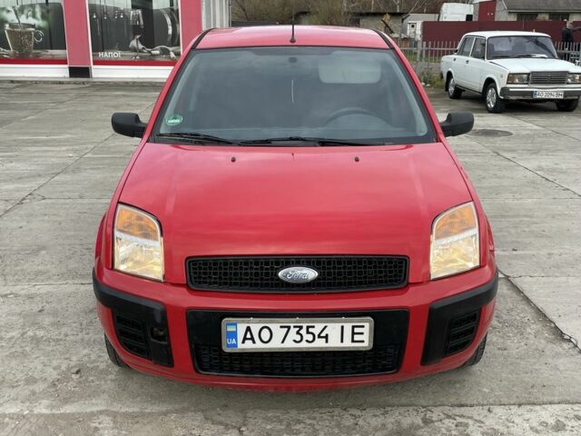 Червоний Форд Фьюжен, об'ємом двигуна 1.2 л та пробігом 210 тис. км за 3950 $, фото 1 на Automoto.ua
