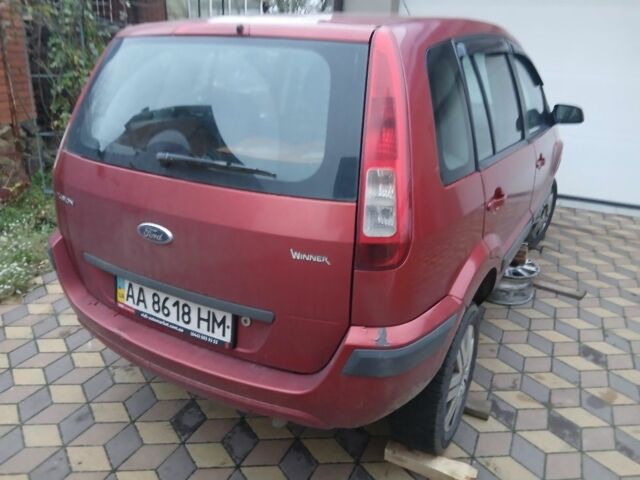 Красный Форд Фьюжн, объемом двигателя 1.6 л и пробегом 3 тыс. км за 3000 $, фото 4 на Automoto.ua