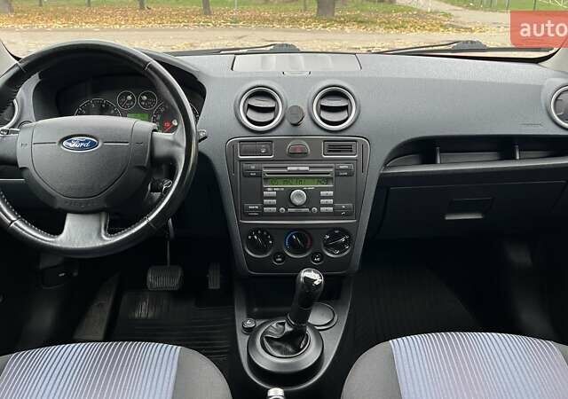 Красный Форд Фьюжн, объемом двигателя 1.39 л и пробегом 131 тыс. км за 5500 $, фото 12 на Automoto.ua