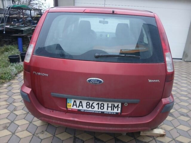 Красный Форд Фьюжн, объемом двигателя 1.6 л и пробегом 3 тыс. км за 3000 $, фото 5 на Automoto.ua