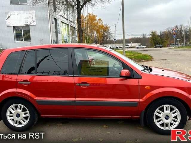 Красный Форд Фьюжн, объемом двигателя 1.6 л и пробегом 131 тыс. км за 5500 $, фото 2 на Automoto.ua