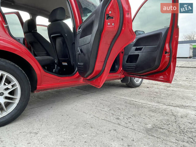 Червоний Форд Фьюжен, об'ємом двигуна 1.2 л та пробігом 210 тис. км за 3950 $, фото 22 на Automoto.ua