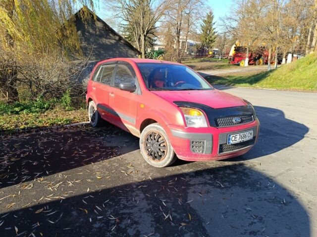 Красный Форд Фьюжн, объемом двигателя 1 л и пробегом 178 тыс. км за 3100 $, фото 3 на Automoto.ua