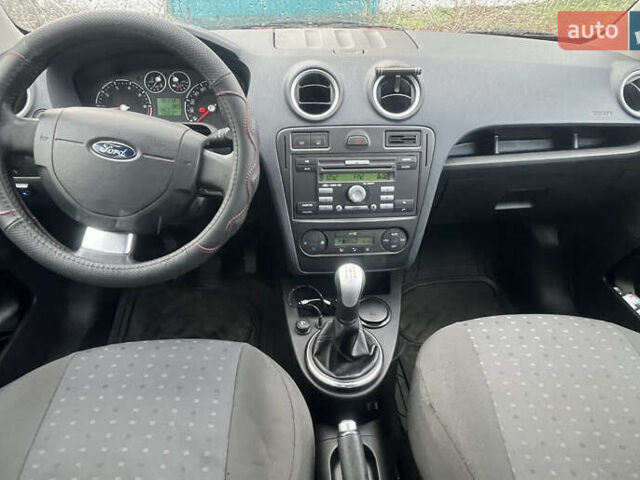 Червоний Форд Фьюжен, об'ємом двигуна 1.6 л та пробігом 149 тис. км за 6500 $, фото 6 на Automoto.ua