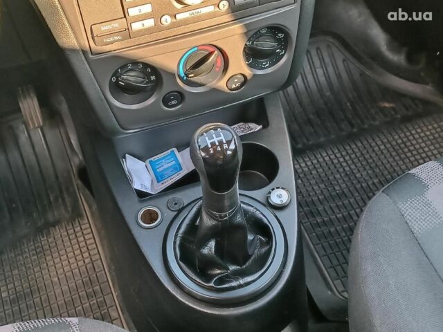 Форд Фьюжн 2011 в Харькове на Automoto.ua Красный Форд Фьюжн, объемом двигателя 1.4 л и пробегом 184 тыс. км за 5490 $, фото 13 на Automoto.ua