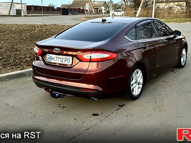 Красный Форд Фьюжн, объемом двигателя 2.5 л и пробегом 130 тыс. км за 8500 $, фото 12 на Automoto.ua