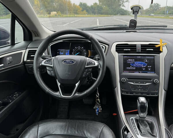 Красный Форд Фьюжн, объемом двигателя 2 л и пробегом 291 тыс. км за 8500 $, фото 16 на Automoto.ua