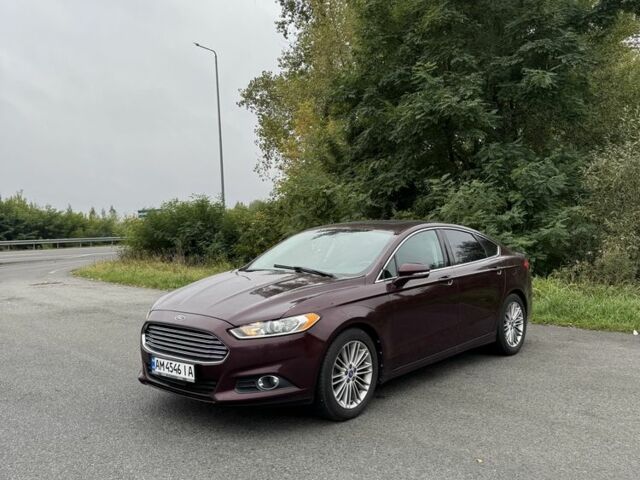 Красный Форд Фьюжн, объемом двигателя 2 л и пробегом 289 тыс. км за 8600 $, фото 3 на Automoto.ua