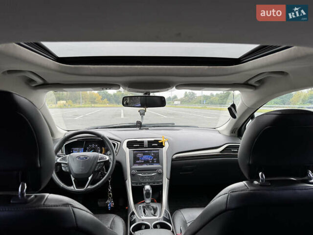 Красный Форд Фьюжн, объемом двигателя 2 л и пробегом 291 тыс. км за 8500 $, фото 13 на Automoto.ua