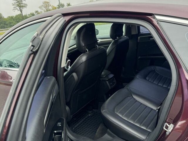 Красный Форд Фьюжн, объемом двигателя 2 л и пробегом 289 тыс. км за 8600 $, фото 7 на Automoto.ua