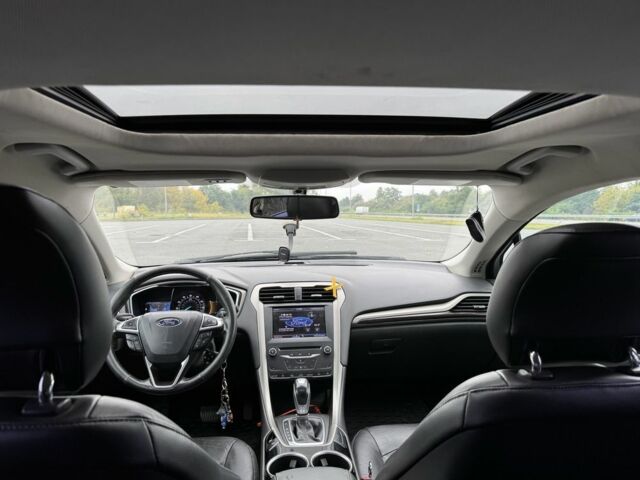 Красный Форд Фьюжн, объемом двигателя 2 л и пробегом 289 тыс. км за 8600 $, фото 9 на Automoto.ua