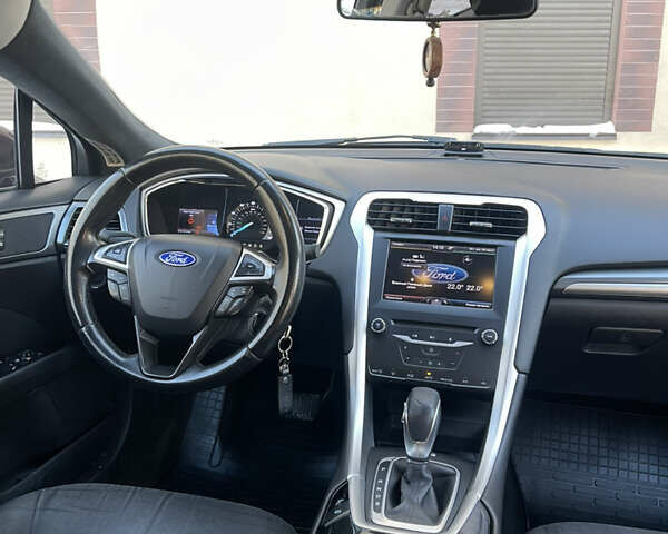 Червоний Форд Фьюжен, об'ємом двигуна 2.5 л та пробігом 269 тис. км за 7500 $, фото 5 на Automoto.ua