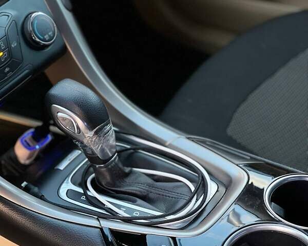 Форд Фьюжен 2013 у Одесі на Automoto.ua Червоний Форд Фьюжен, об'ємом двигуна 2.5 л та пробігом 274 тис. км за 7999 $, фото 16 на Automoto.ua