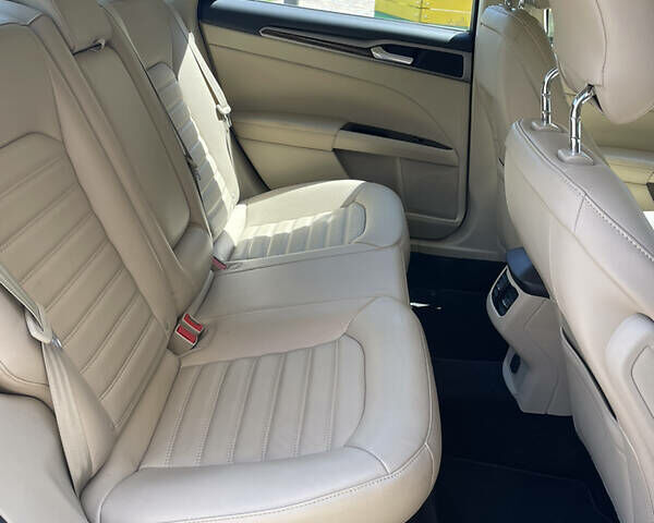 Красный Форд Фьюжн, объемом двигателя 1.5 л и пробегом 132 тыс. км за 8990 $, фото 33 на Automoto.ua