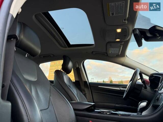 Красный Форд Фьюжн, объемом двигателя 2 л и пробегом 250 тыс. км за 11500 $, фото 5 на Automoto.ua