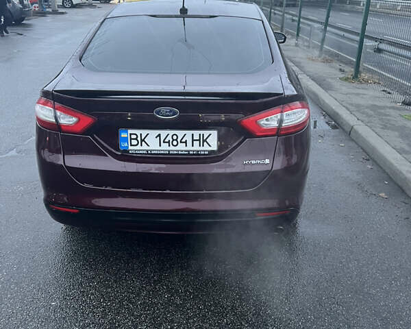 Красный Форд Фьюжн, объемом двигателя 2 л и пробегом 222 тыс. км за 9500 $, фото 5 на Automoto.ua