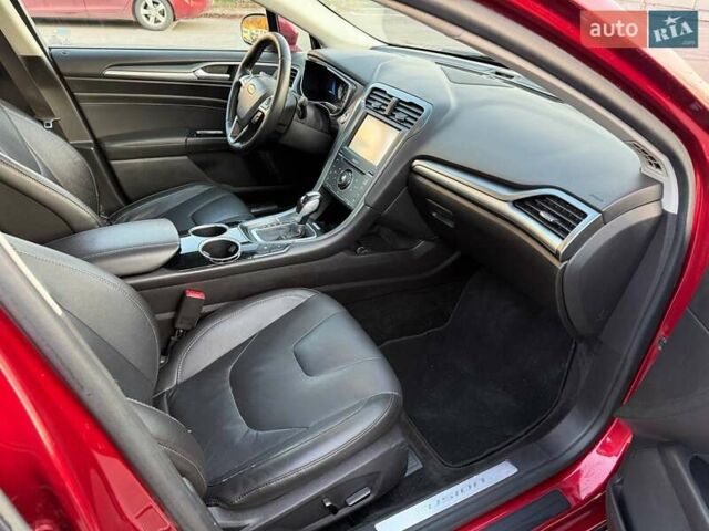 Красный Форд Фьюжн, объемом двигателя 2 л и пробегом 250 тыс. км за 11500 $, фото 6 на Automoto.ua
