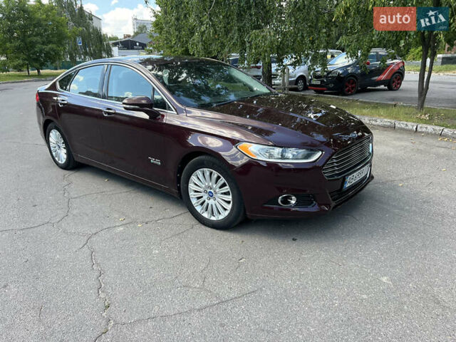 Красный Форд Фьюжн, объемом двигателя 2 л и пробегом 155 тыс. км за 12999 $, фото 4 на Automoto.ua