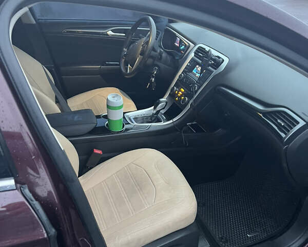 Красный Форд Фьюжн, объемом двигателя 2 л и пробегом 222 тыс. км за 9500 $, фото 2 на Automoto.ua